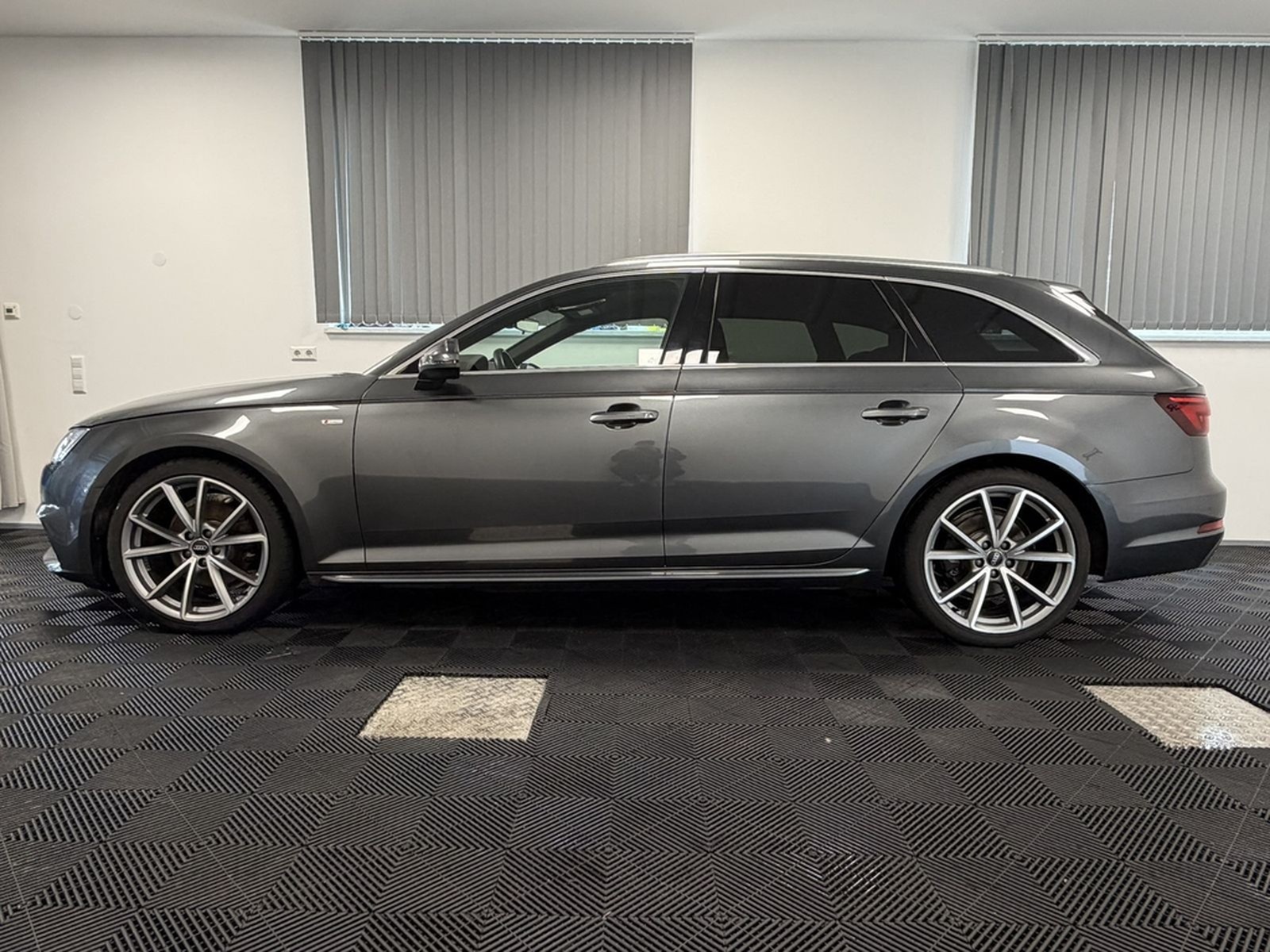 Audi A4 Avant 1.4 TSI S-tronic S-line Daytonagrau  foto 5
