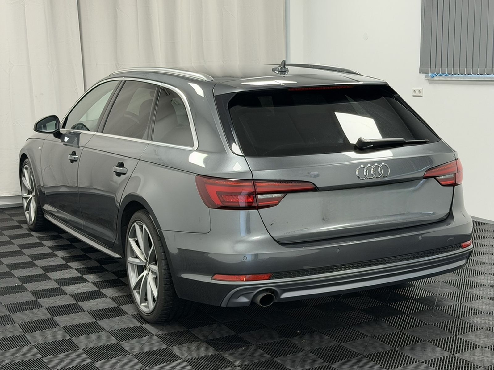 Audi A4 Avant 1.4 TSI S-tronic S-line Daytonagrau  foto 6