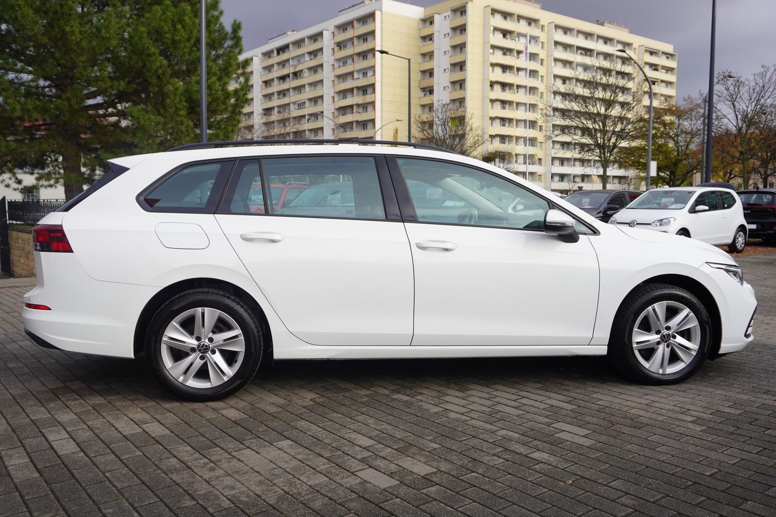 Volkswagen Golf VIII Variant 2.0 TDI Life LED Navi ACC DAB foto 7