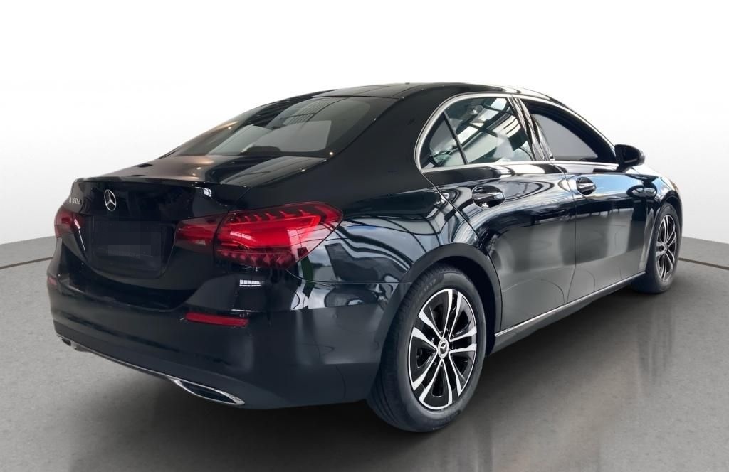 Mercedes-Benz A 180 d Limo Progressive Line+DISTRONIC+KEYLESS foto 5