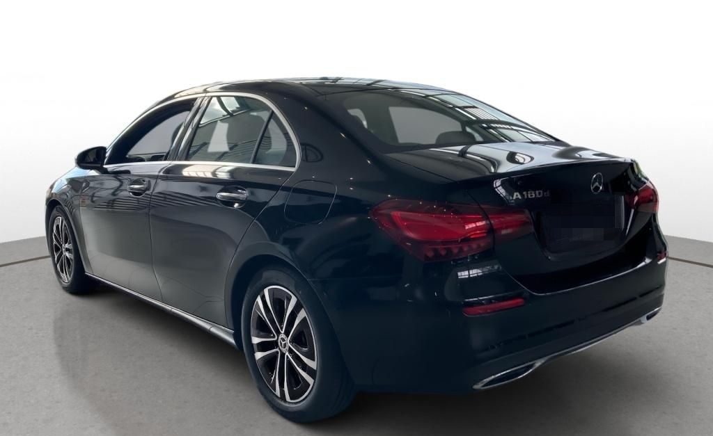 Mercedes-Benz A 180 d Limo Progressive Line+DISTRONIC+KEYLESS foto 7