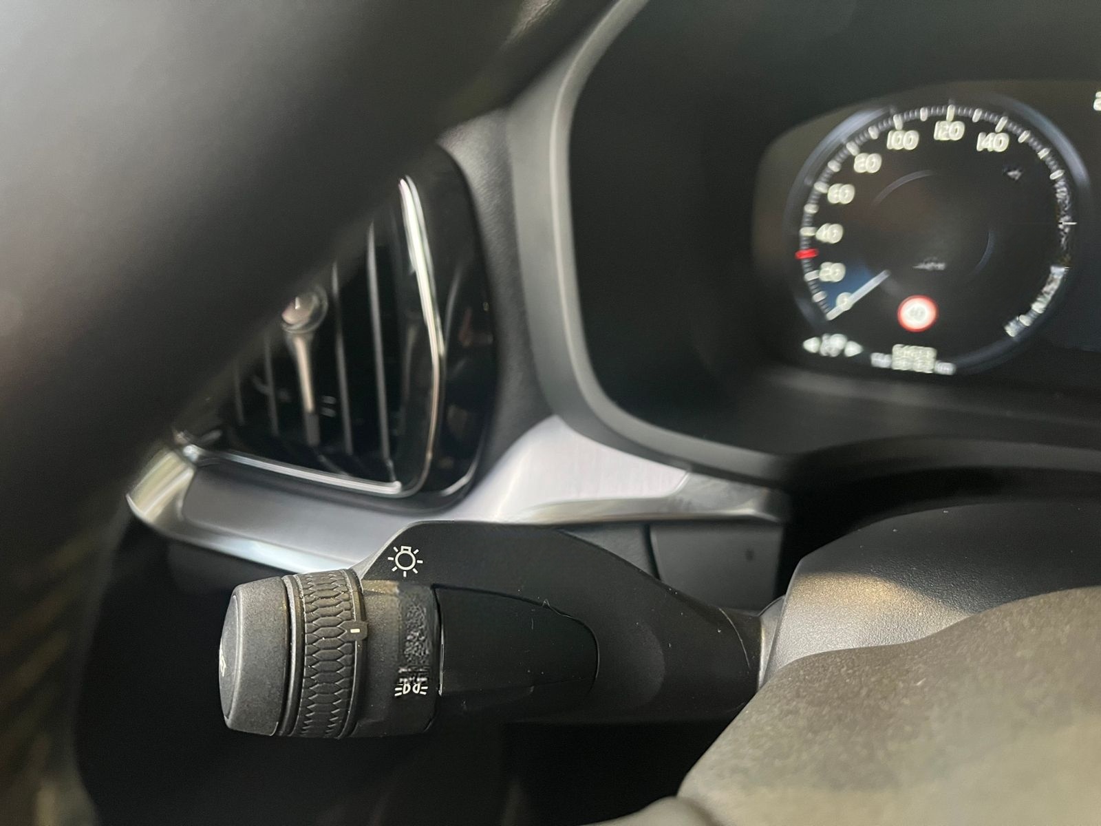 Volvo V60 Kombi Momentum Pro LED NAVI ALU foto 11