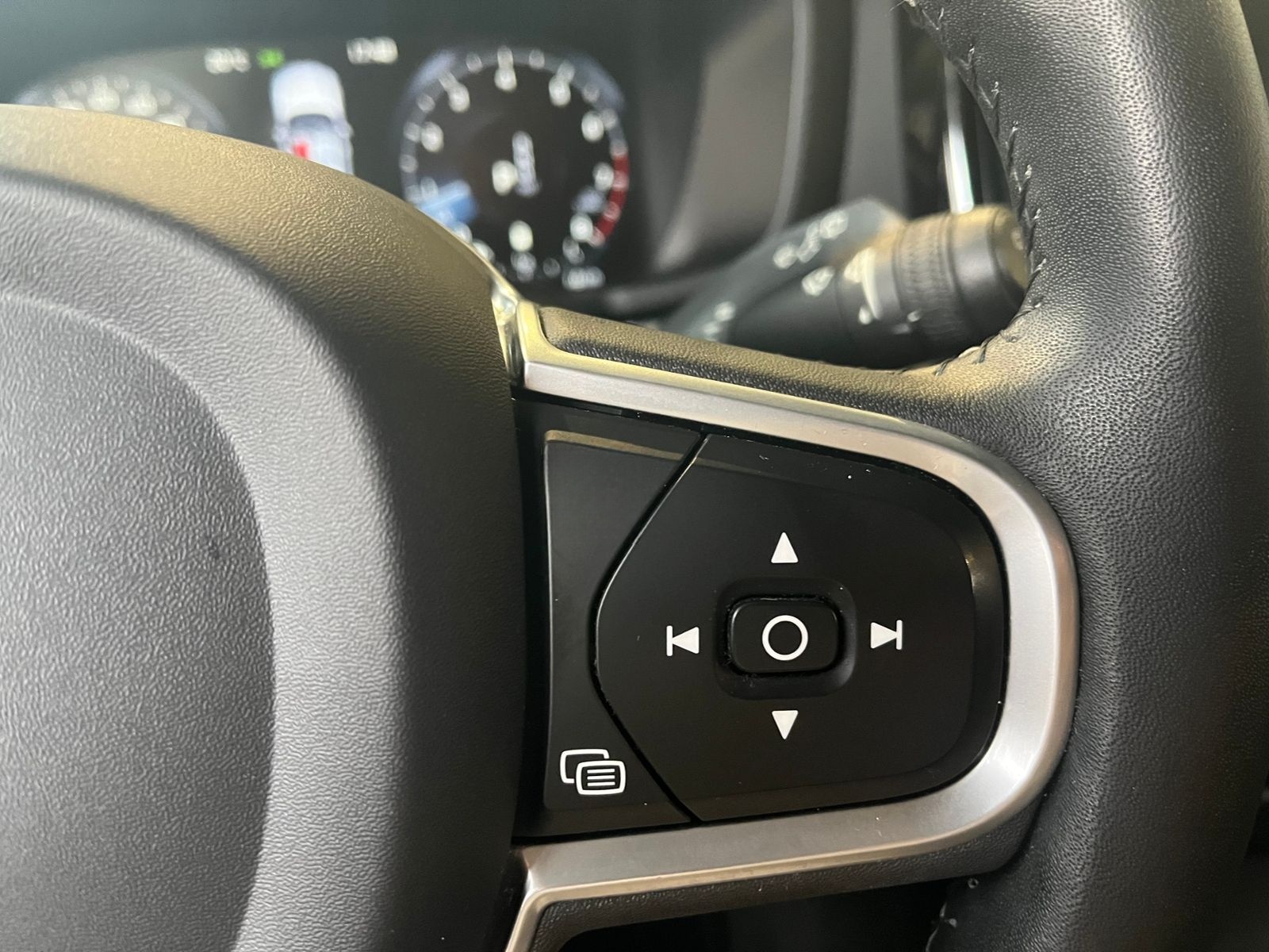 Volvo V60 Kombi Momentum Pro LED NAVI ALU foto 13