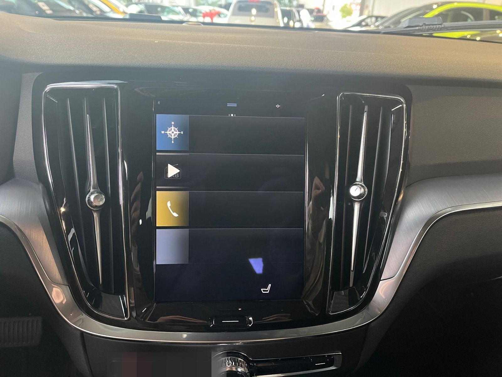 Volvo V60 Kombi Momentum Pro LED NAVI ALU foto 15