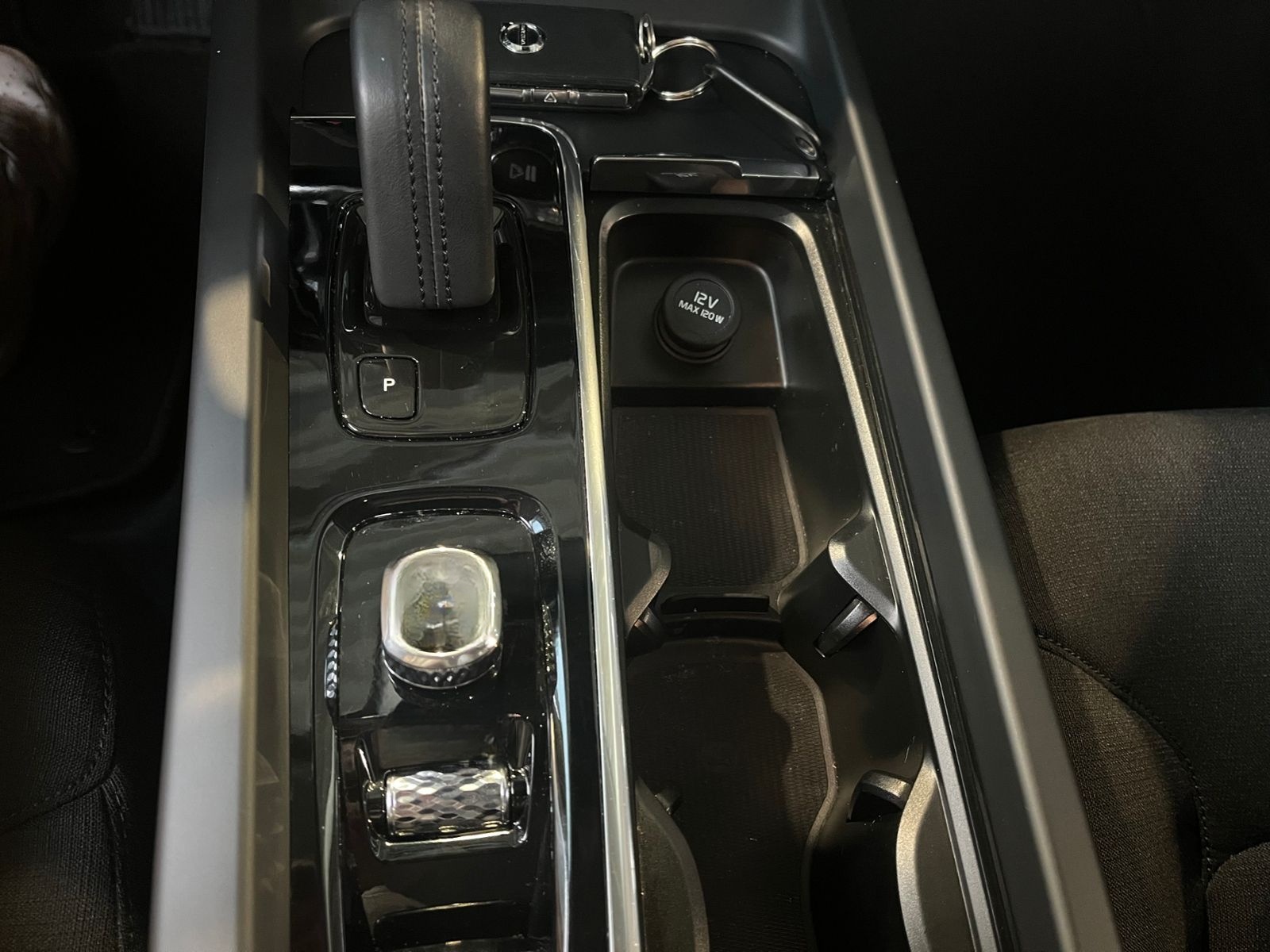 Volvo V60 Kombi Momentum Pro LED NAVI ALU foto 17