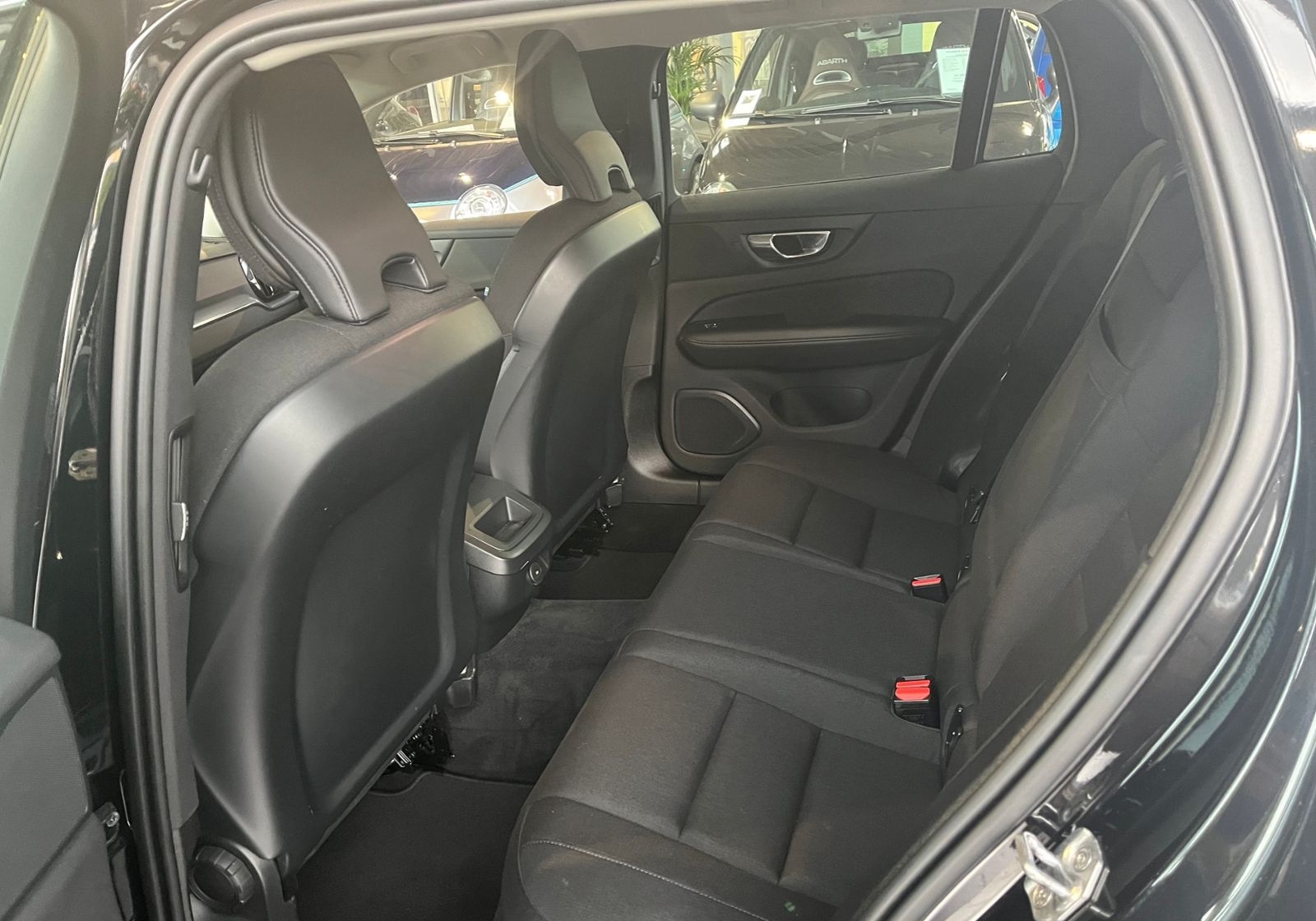 Volvo V60 Kombi Momentum Pro LED NAVI ALU foto 18