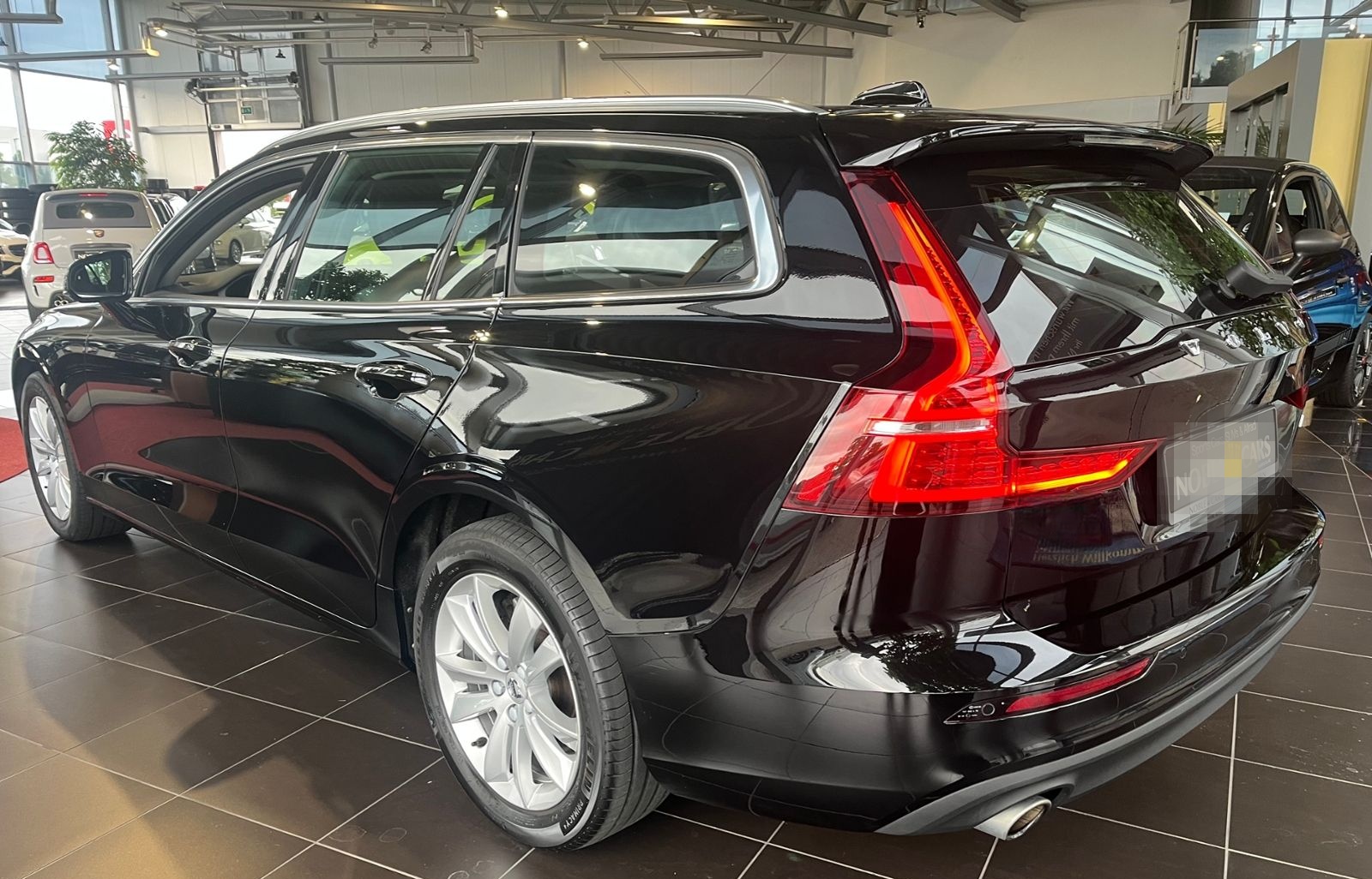 Volvo V60 Kombi Momentum Pro LED NAVI ALU foto 4