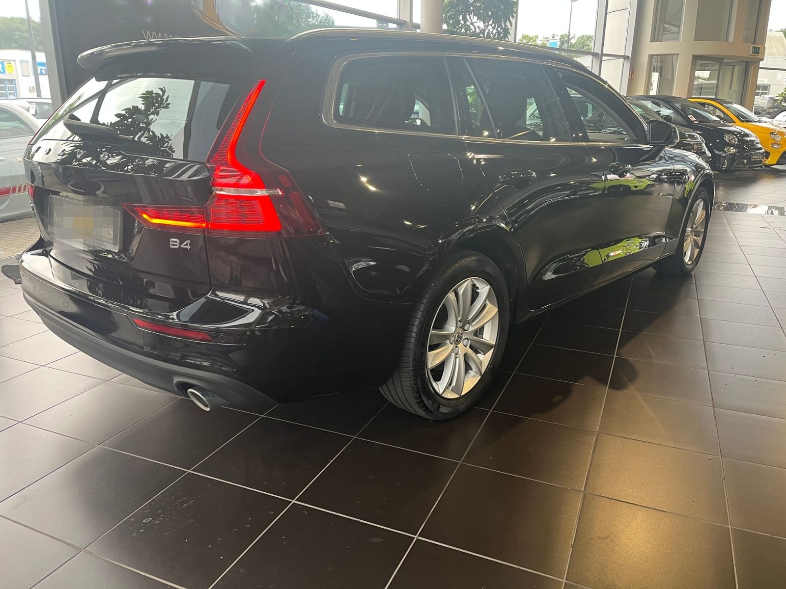 Volvo V60 Kombi Momentum Pro LED NAVI ALU foto 6