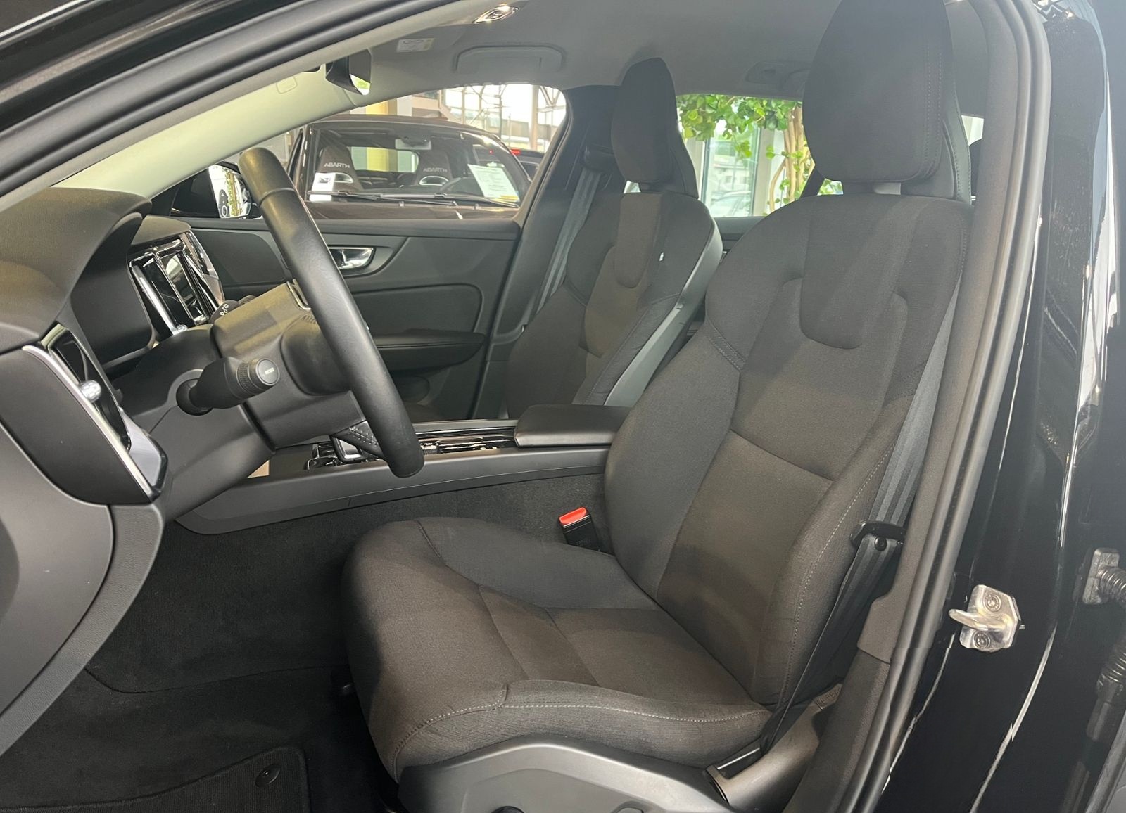 Volvo V60 Kombi Momentum Pro LED NAVI ALU foto 10