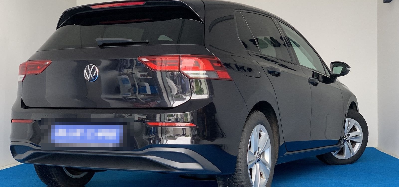 Volkswagen Golf VIII 2,0 DSG/Life/NAV/LED/ACC/AppleCarPlay foto 6