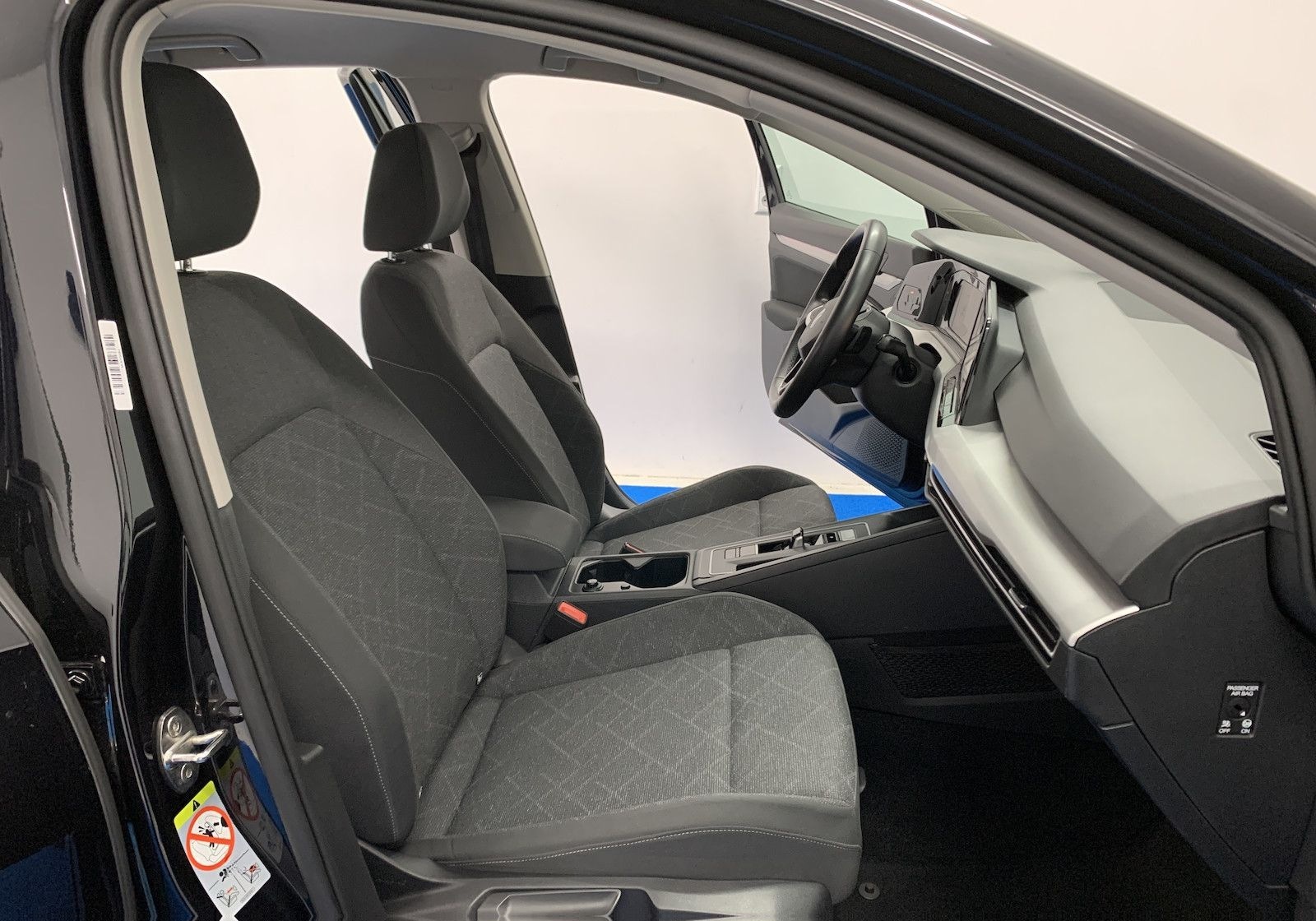 Volkswagen Golf VIII 2,0 DSG/Life/NAV/LED/ACC/AppleCarPlay foto 9