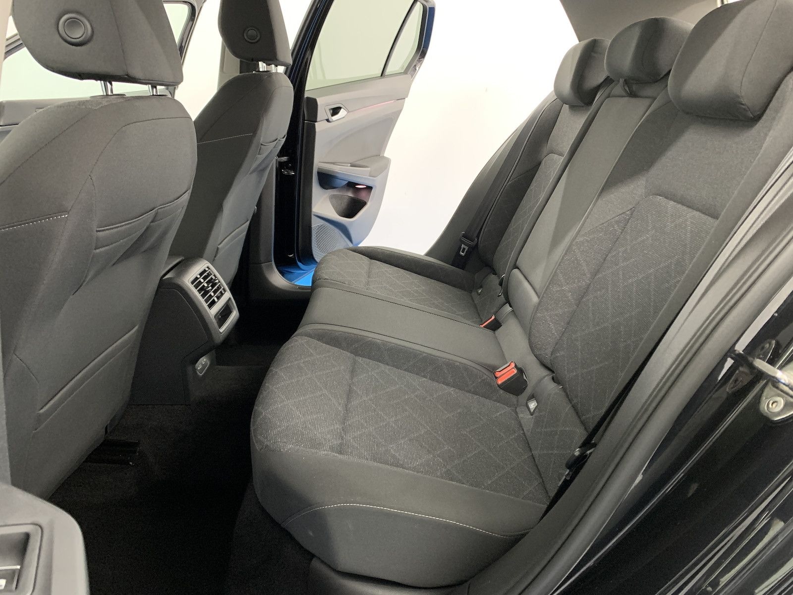 Volkswagen Golf VIII 2,0 DSG/Life/NAV/LED/ACC/AppleCarPlay foto 10