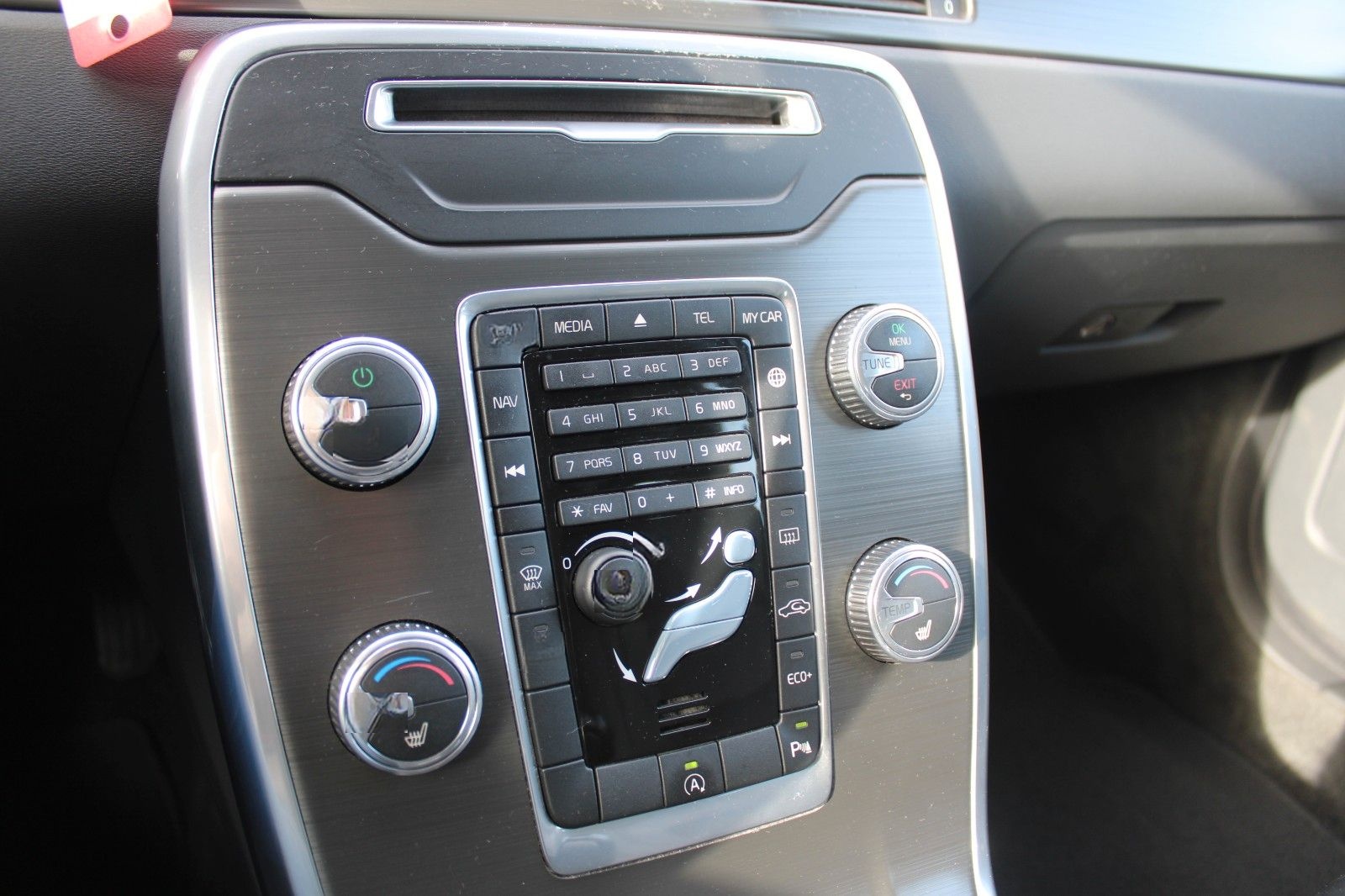 Volvo V70 D4 Momentum /SHZ/Leder/Tempomat foto 21