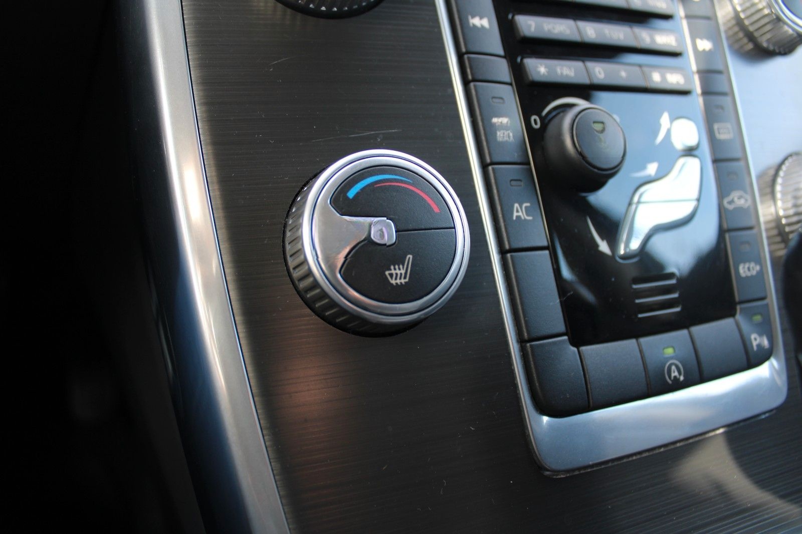 Volvo V70 D4 Momentum /SHZ/Leder/Tempomat foto 23