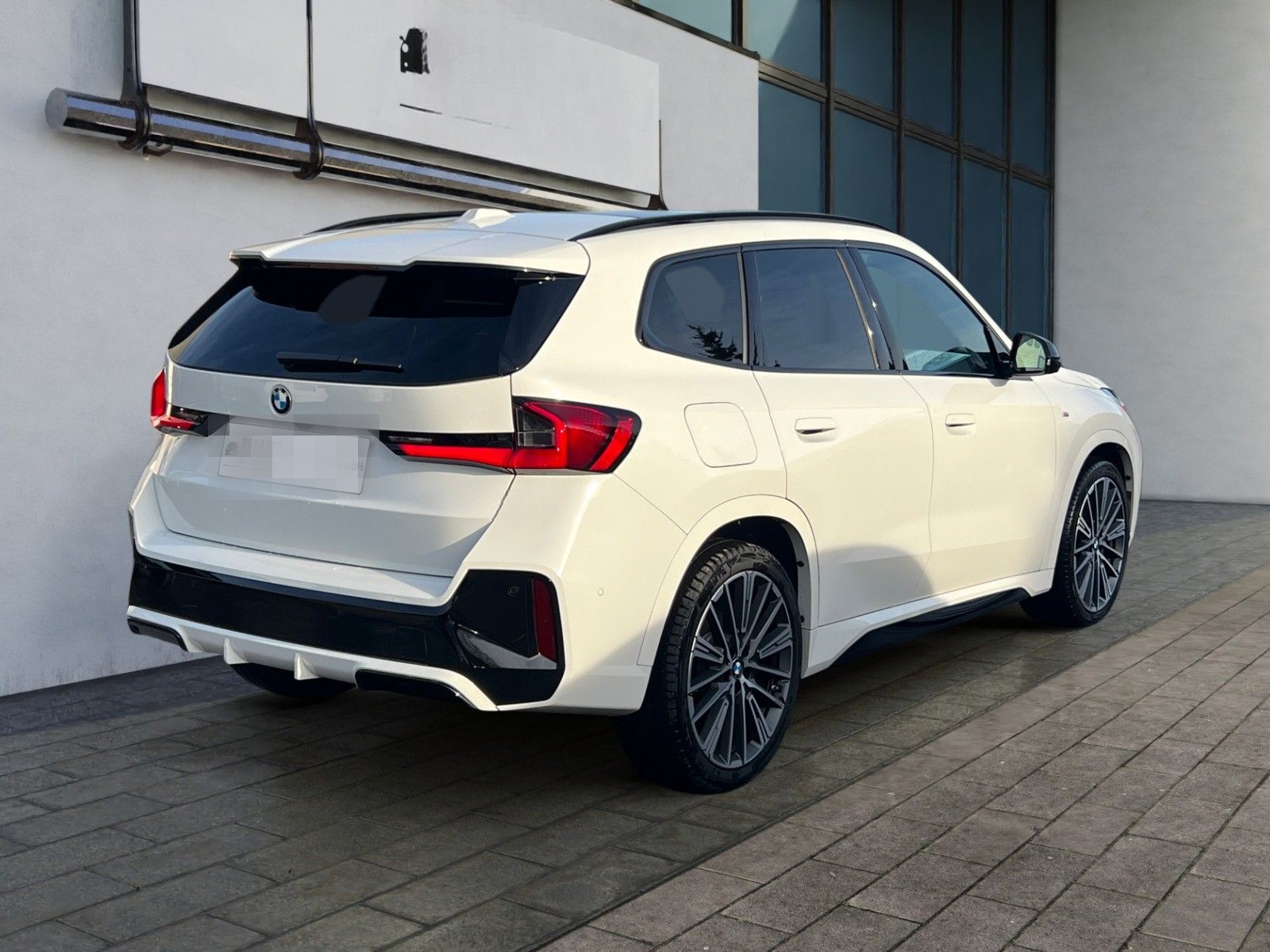 BMW X1 23d xDrive M Sport AHK/AKTIVSITZ/HUD/PANORAMA foto 3