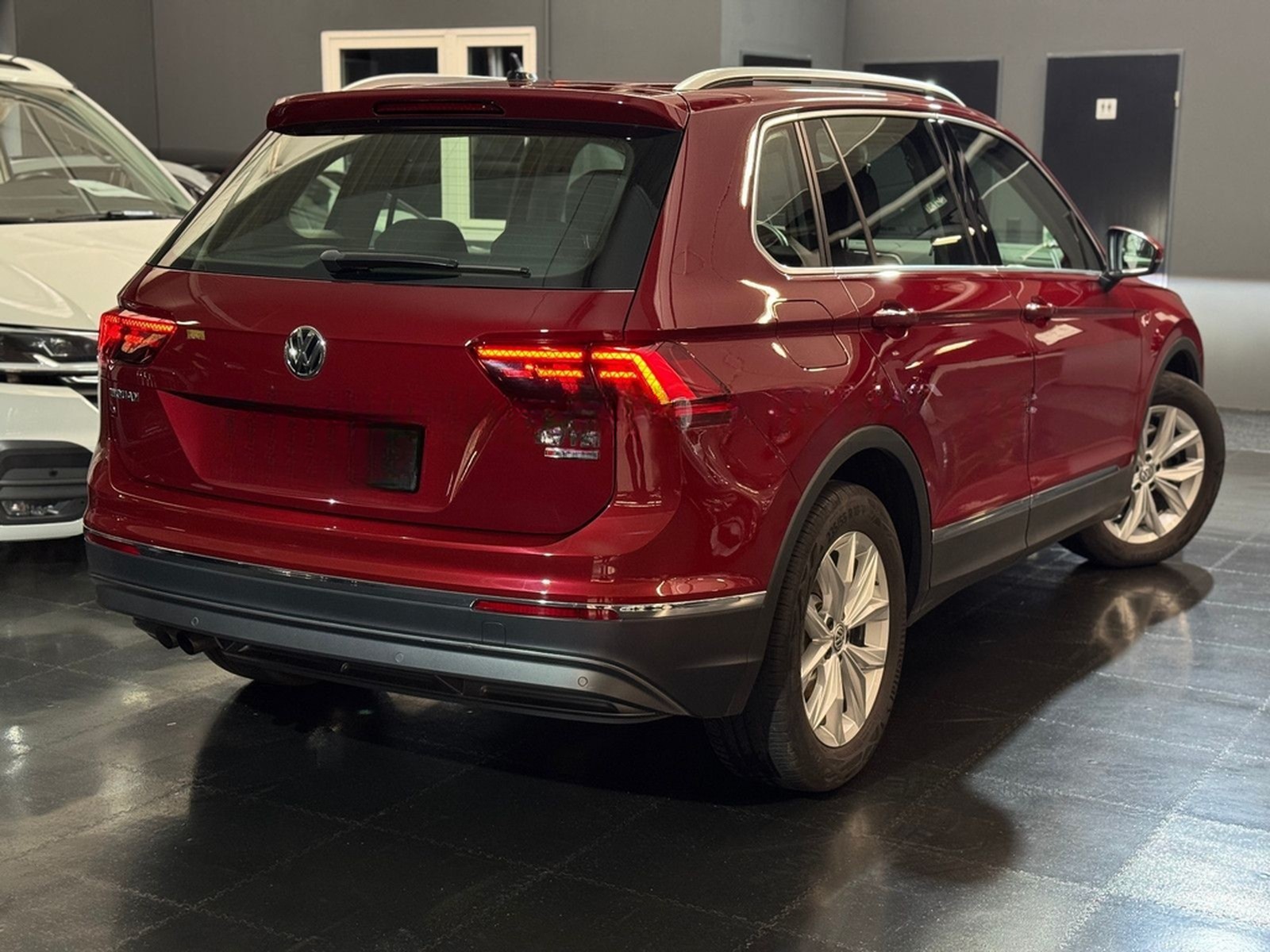 Volkswagen Tiguan Highline 4M/DSG/Navi/Massage/Virtual/360° foto 11