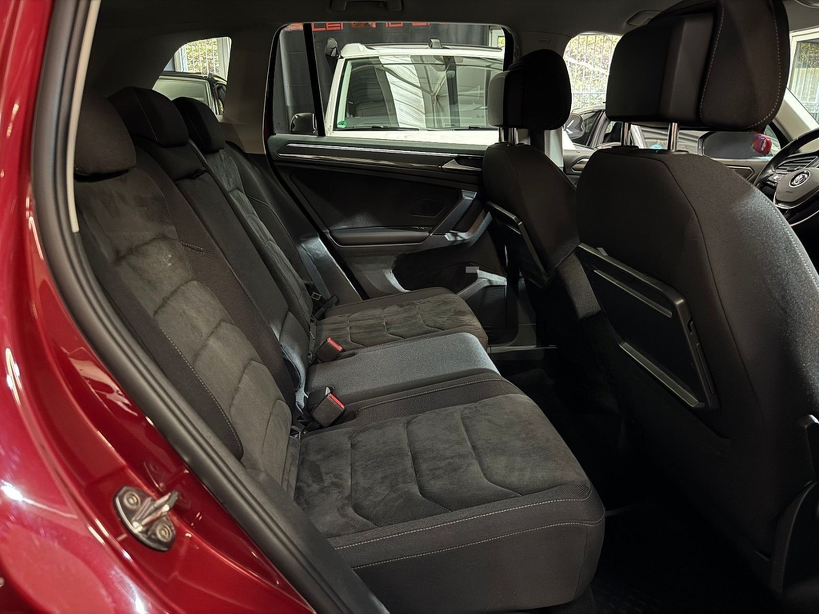 Volkswagen Tiguan Highline 4M/DSG/Navi/Massage/Virtual/360° foto 15