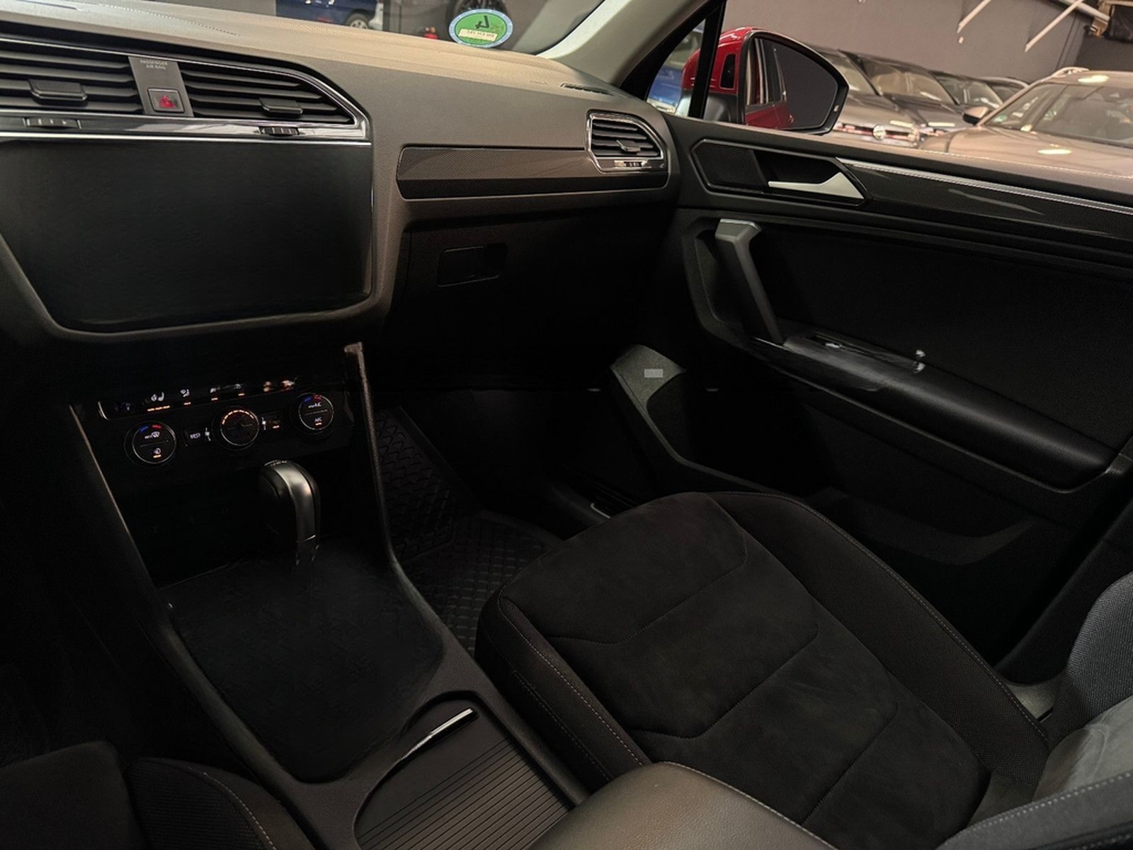 Volkswagen Tiguan Highline 4M/DSG/Navi/Massage/Virtual/360° foto 18