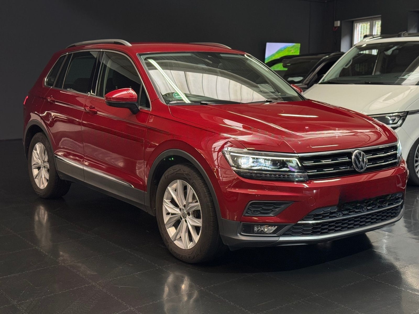 Volkswagen Tiguan Highline 4M/DSG/Navi/Massage/Virtual/360° foto 4
