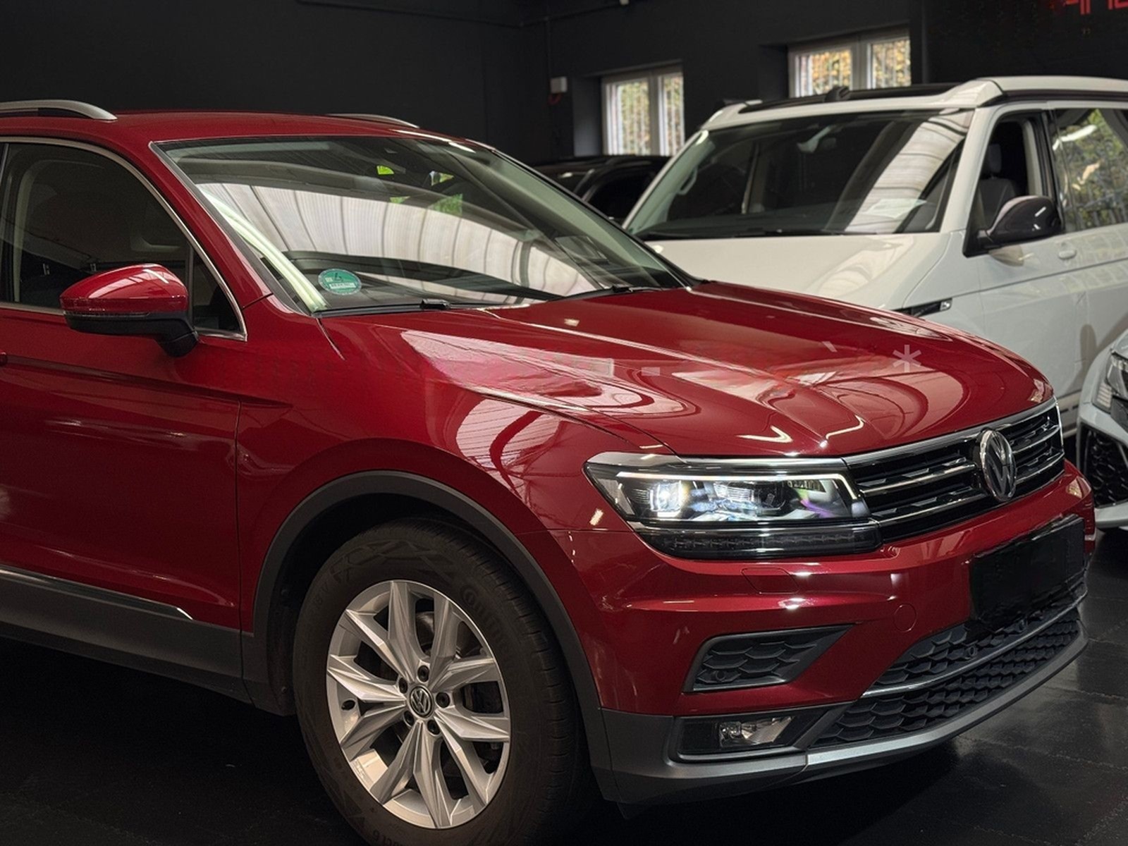 Volkswagen Tiguan Highline 4M/DSG/Navi/Massage/Virtual/360° foto 32