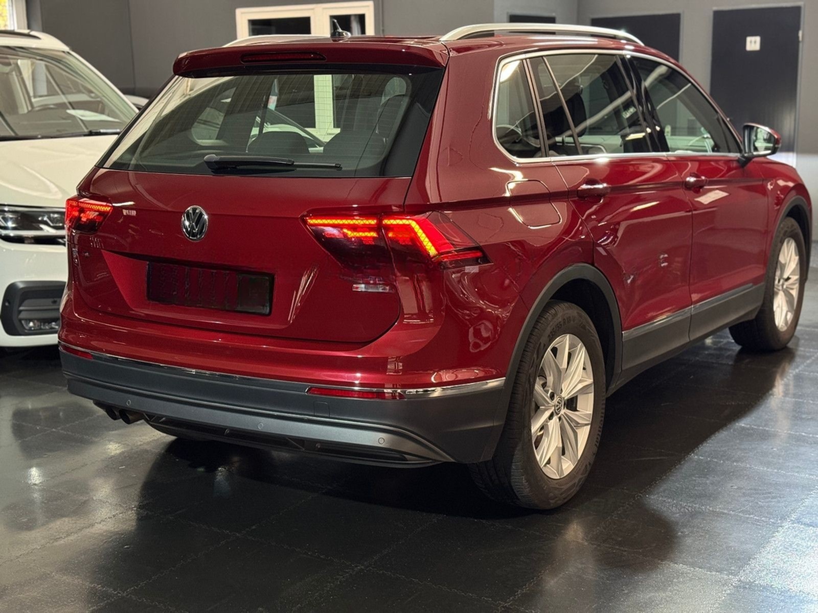 Volkswagen Tiguan Highline 4M/DSG/Navi/Massage/Virtual/360° foto 6