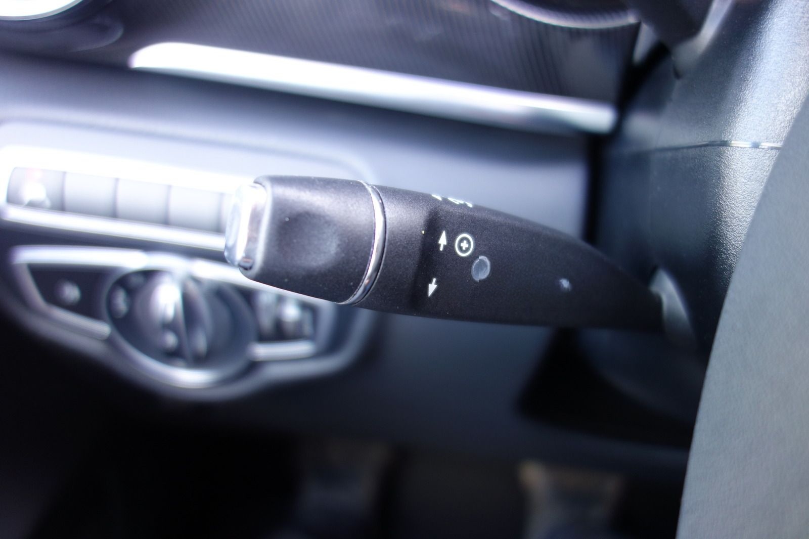 Mercedes-Benz V 250 d LANG NIGHT AIRMATIC 2sTÜR/STDHZG/AHK/KAM foto 19