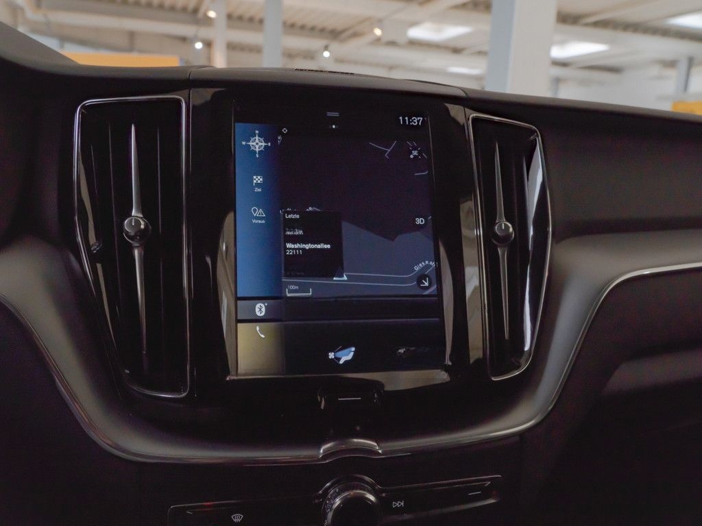Volvo XC 60 T4 2WD Momentum Pro H/K NAVI W-LAN ACC LED foto 14