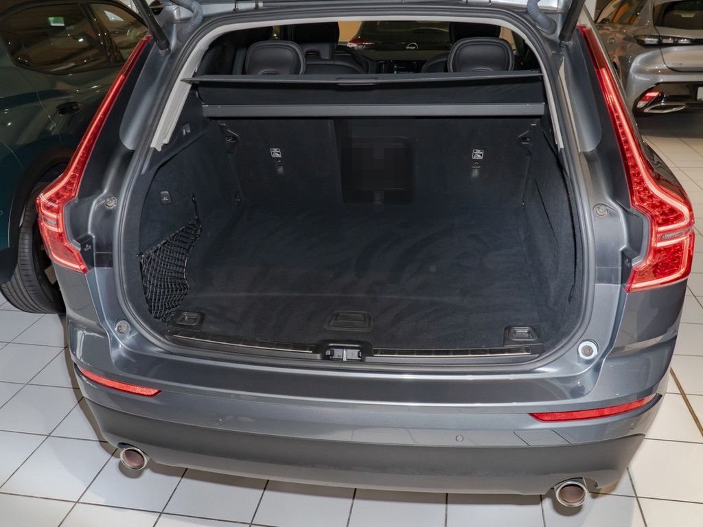 Volvo XC 60 T4 2WD Momentum Pro H/K NAVI W-LAN ACC LED foto 3