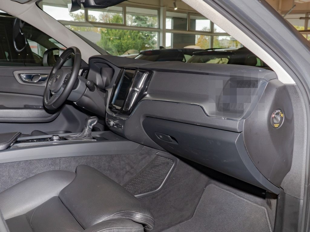 Volvo XC 60 T4 2WD Momentum Pro H/K NAVI W-LAN ACC LED foto 4