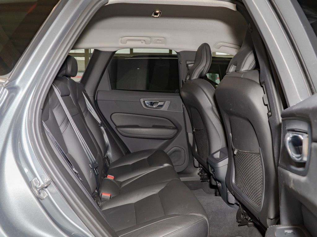 Volvo XC 60 T4 2WD Momentum Pro H/K NAVI W-LAN ACC LED foto 5