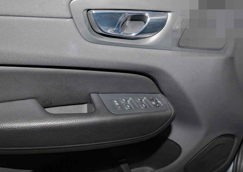 Volvo XC 60 T4 2WD Momentum Pro H/K NAVI W-LAN ACC LED foto 6