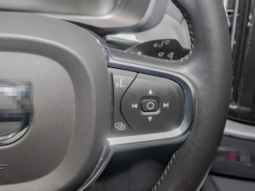 Volvo XC 60 T4 2WD Momentum Pro H/K NAVI W-LAN ACC LED foto 10