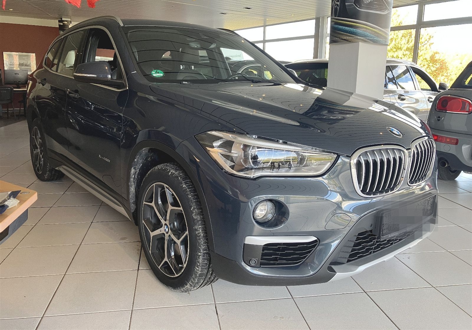 BMW X1 2.0ix/x-Line/1.Hd/Garantie/LED/AHK/Navi/Leder foto 3