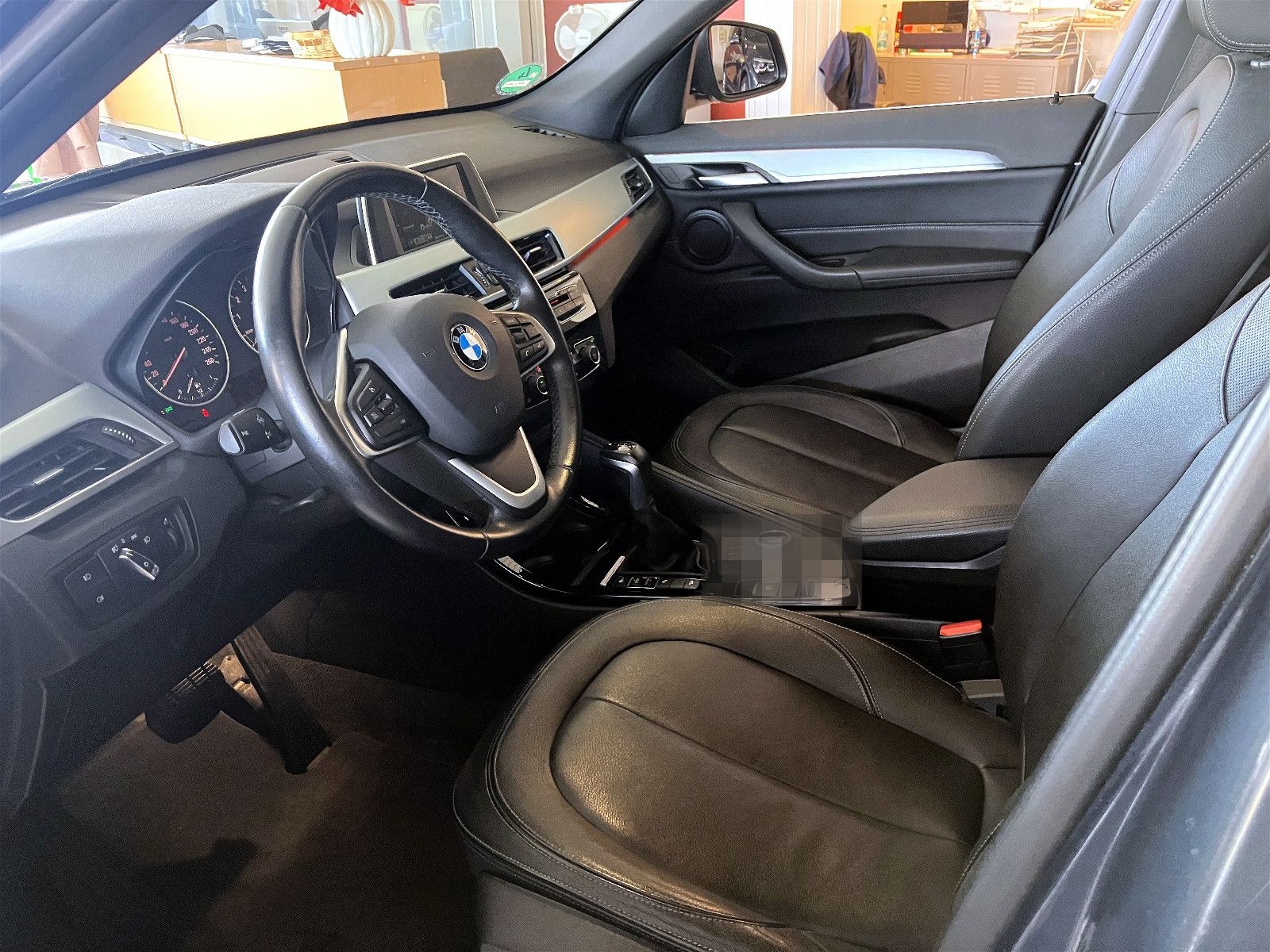 BMW X1 2.0ix/x-Line/1.Hd/Garantie/LED/AHK/Navi/Leder foto 9