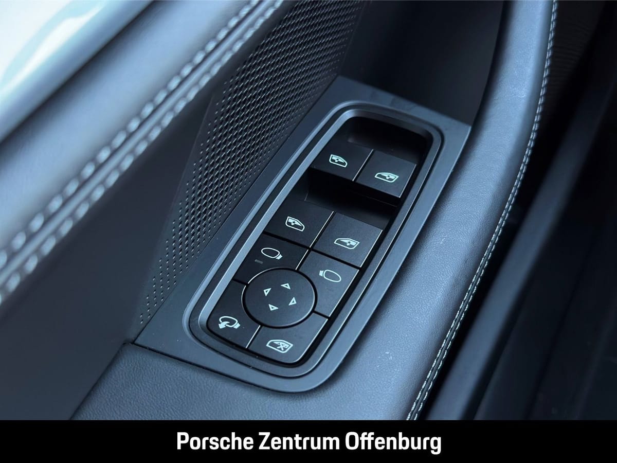 Porsche Taycan 4 Cross Turismo Sportpaket HUD Pano Bose foto 17