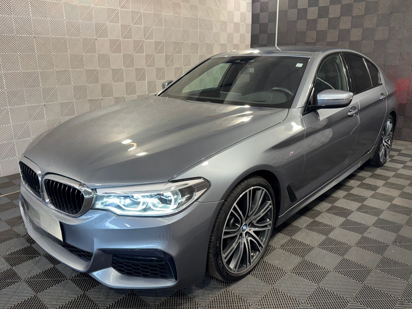 BMW 530i Lim. xDr.*M SPORT*LED-ACC-H&K-HUD-R.KAM-AHK foto 2