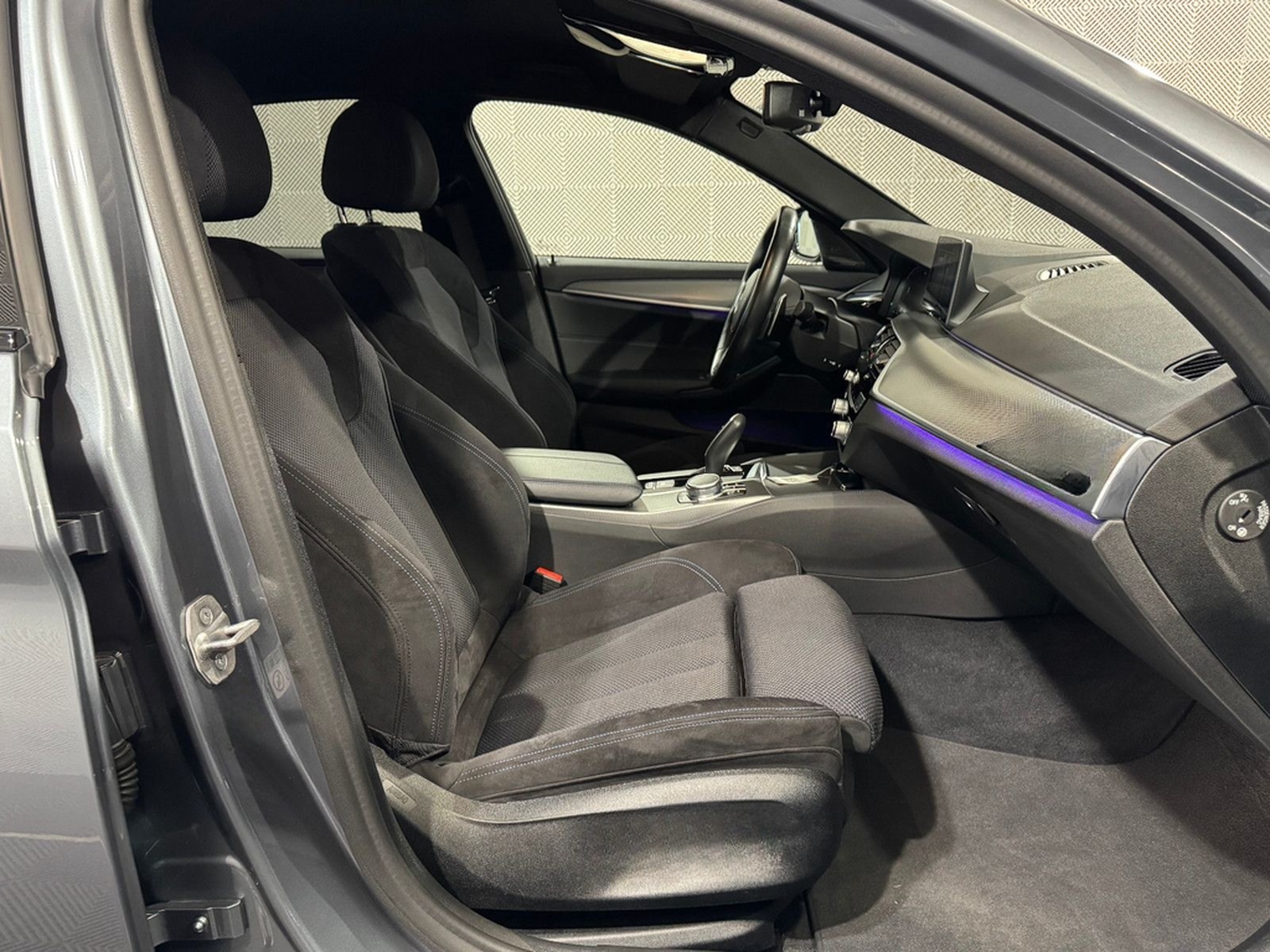 BMW 530i Lim. xDr.*M SPORT*LED-ACC-H&K-HUD-R.KAM-AHK foto 11
