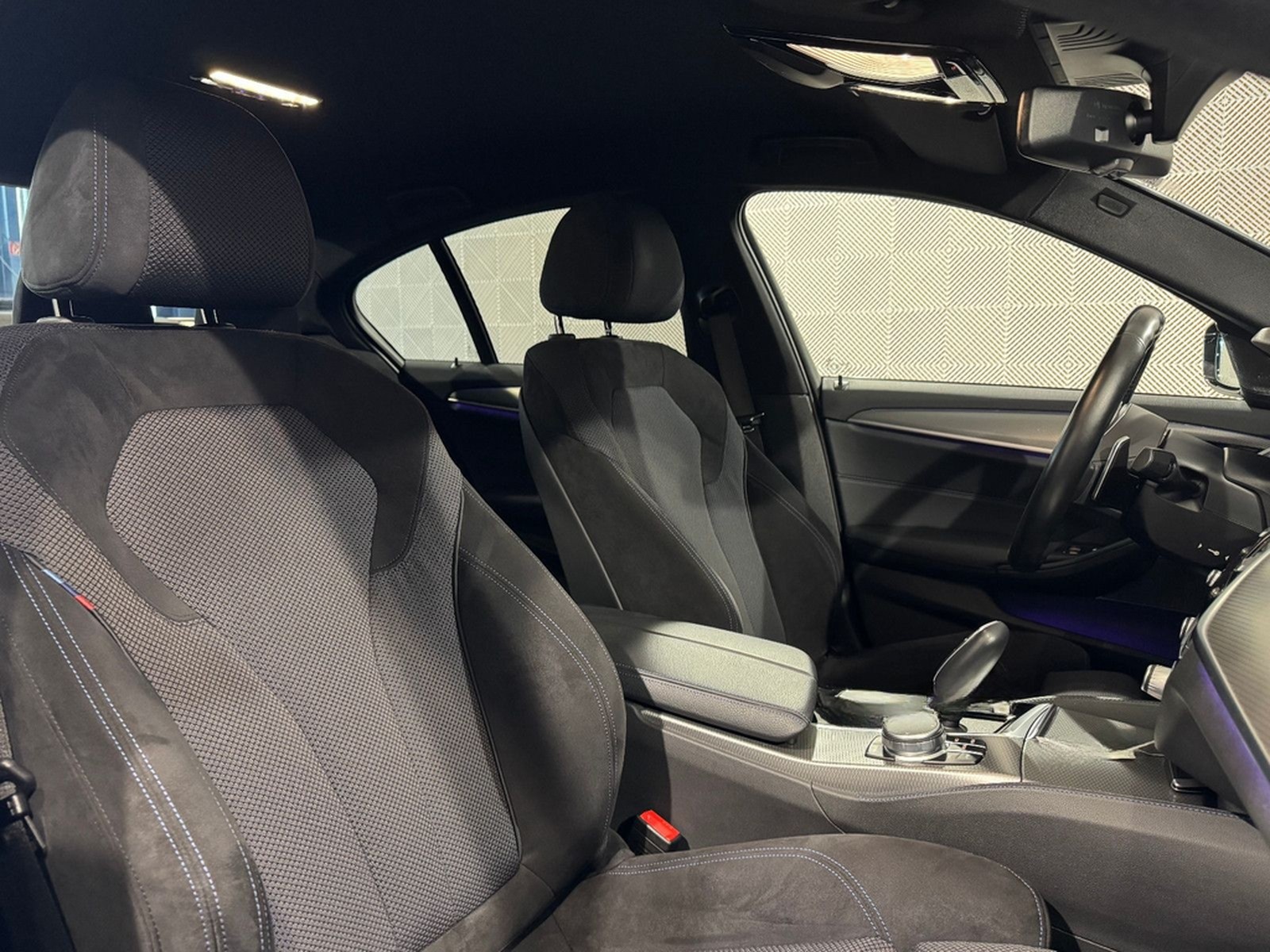 BMW 530i Lim. xDr.*M SPORT*LED-ACC-H&K-HUD-R.KAM-AHK foto 12