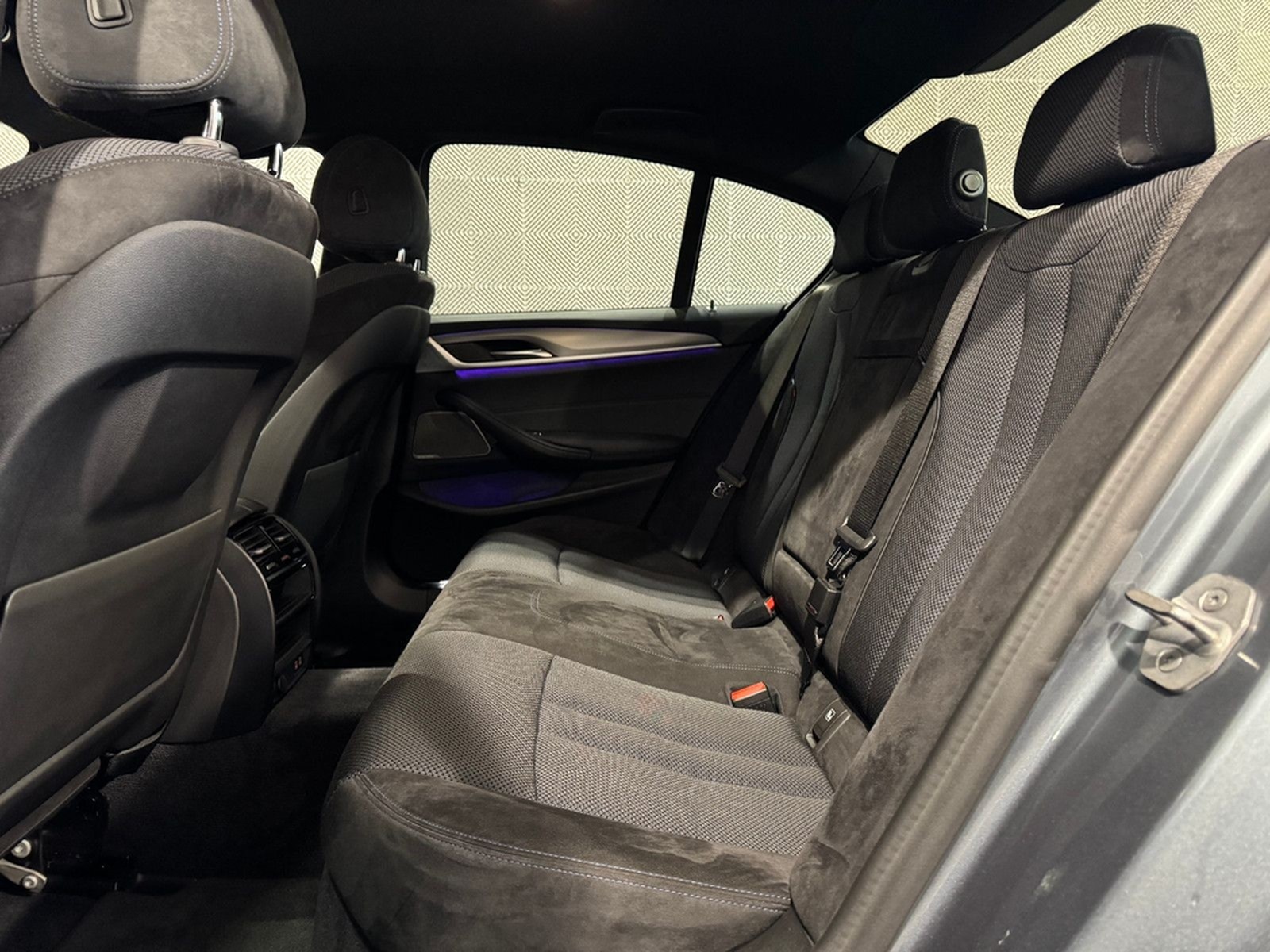 BMW 530i Lim. xDr.*M SPORT*LED-ACC-H&K-HUD-R.KAM-AHK foto 17