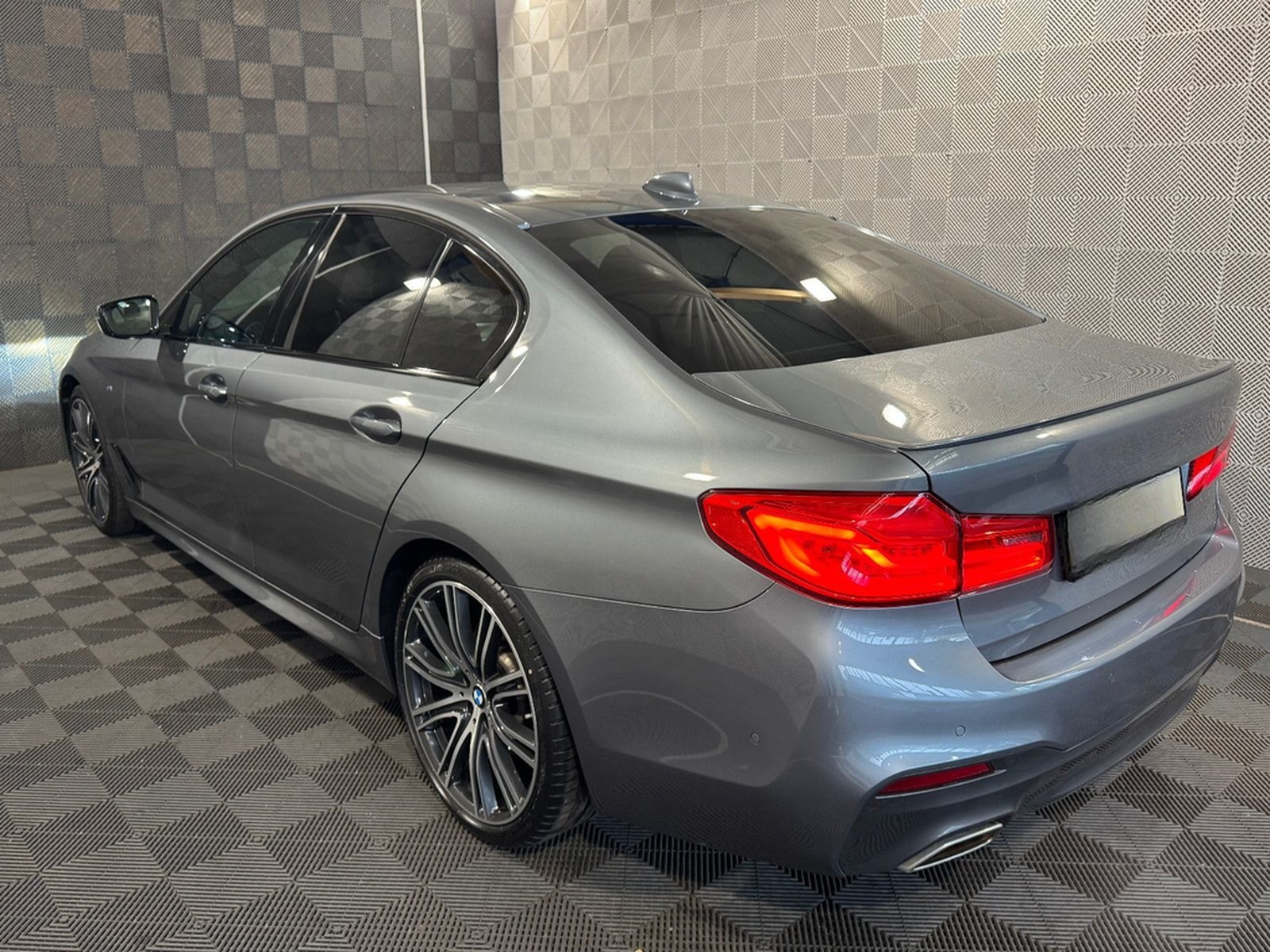 BMW 530i Lim. xDr.*M SPORT*LED-ACC-H&K-HUD-R.KAM-AHK foto 3
