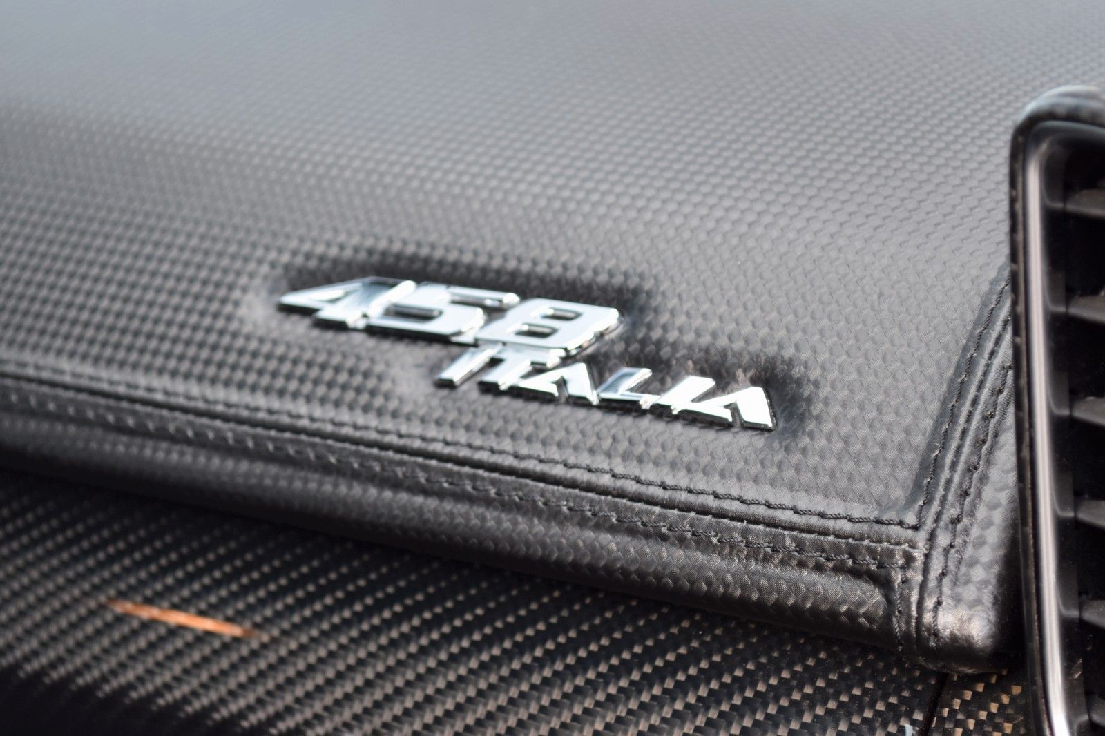 Ferrari 458 ITALIA KAMERA LIFT BLACK CARBON EDITION foto 13