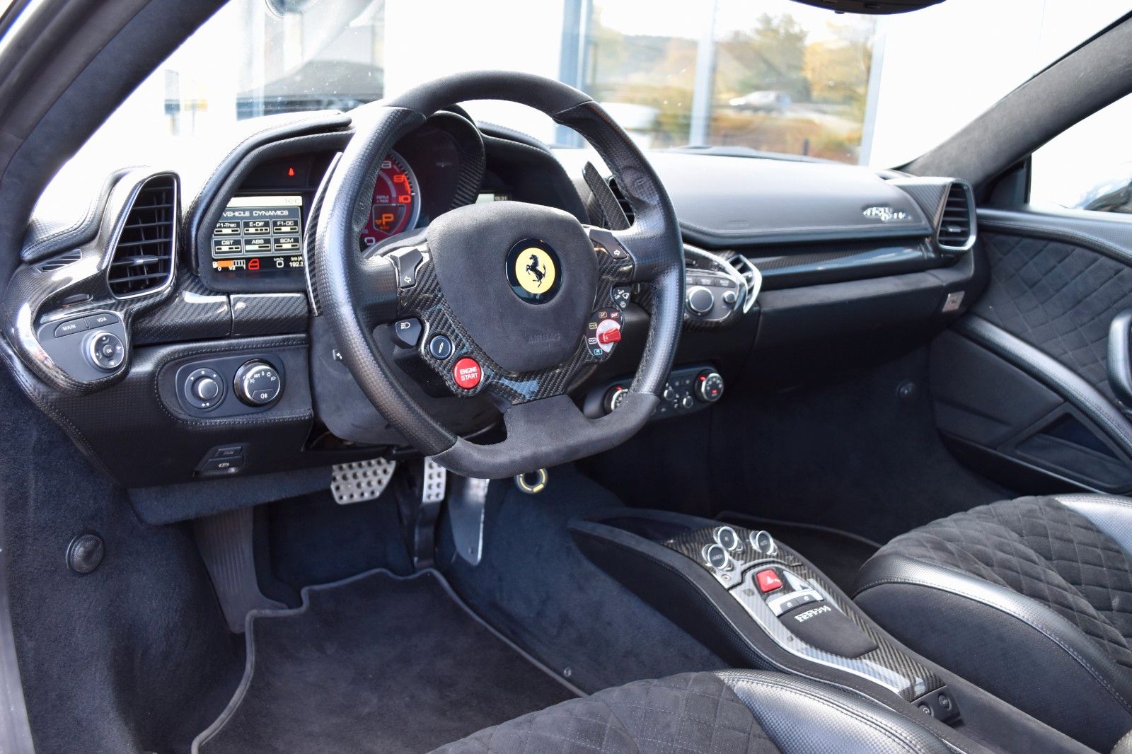 Ferrari 458 ITALIA KAMERA LIFT BLACK CARBON EDITION foto 5