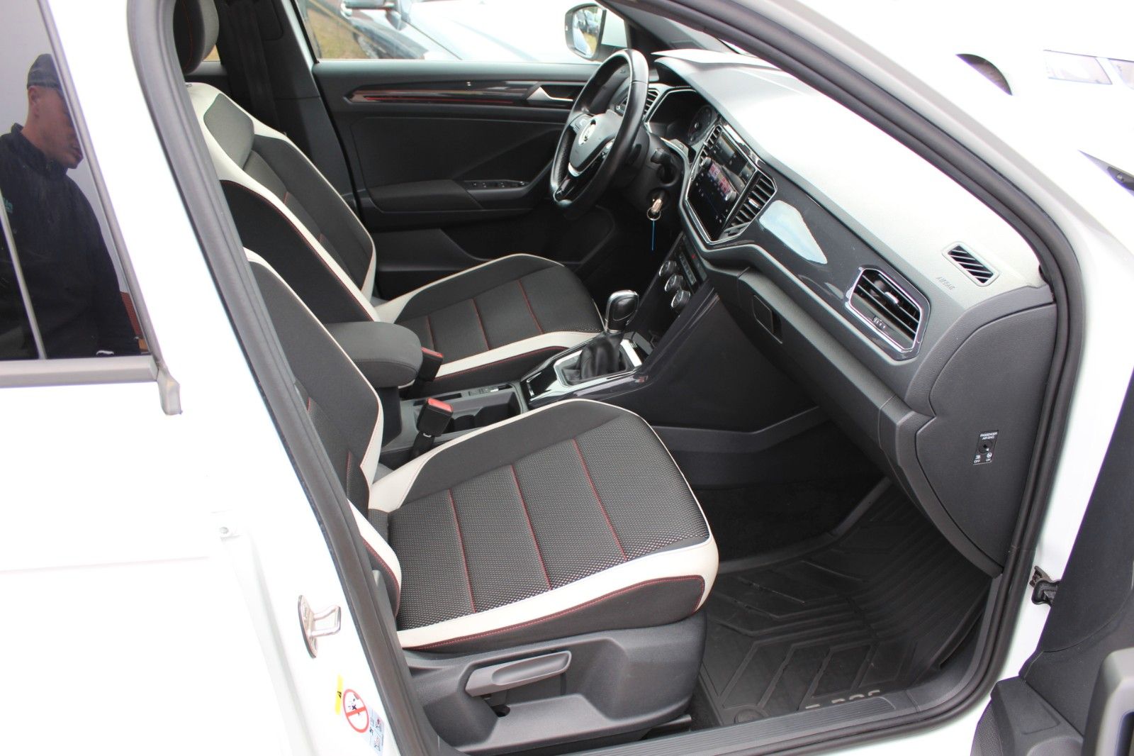 Volkswagen T-Roc Sport PDC AHK Klimaau. foto 6