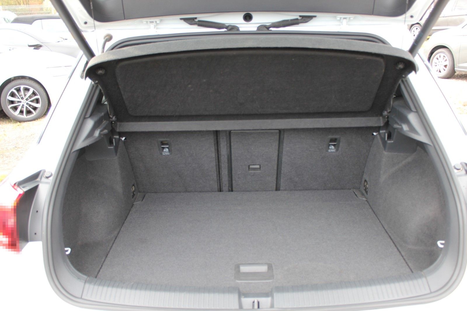 Volkswagen T-Roc Sport PDC AHK Klimaau. foto 8