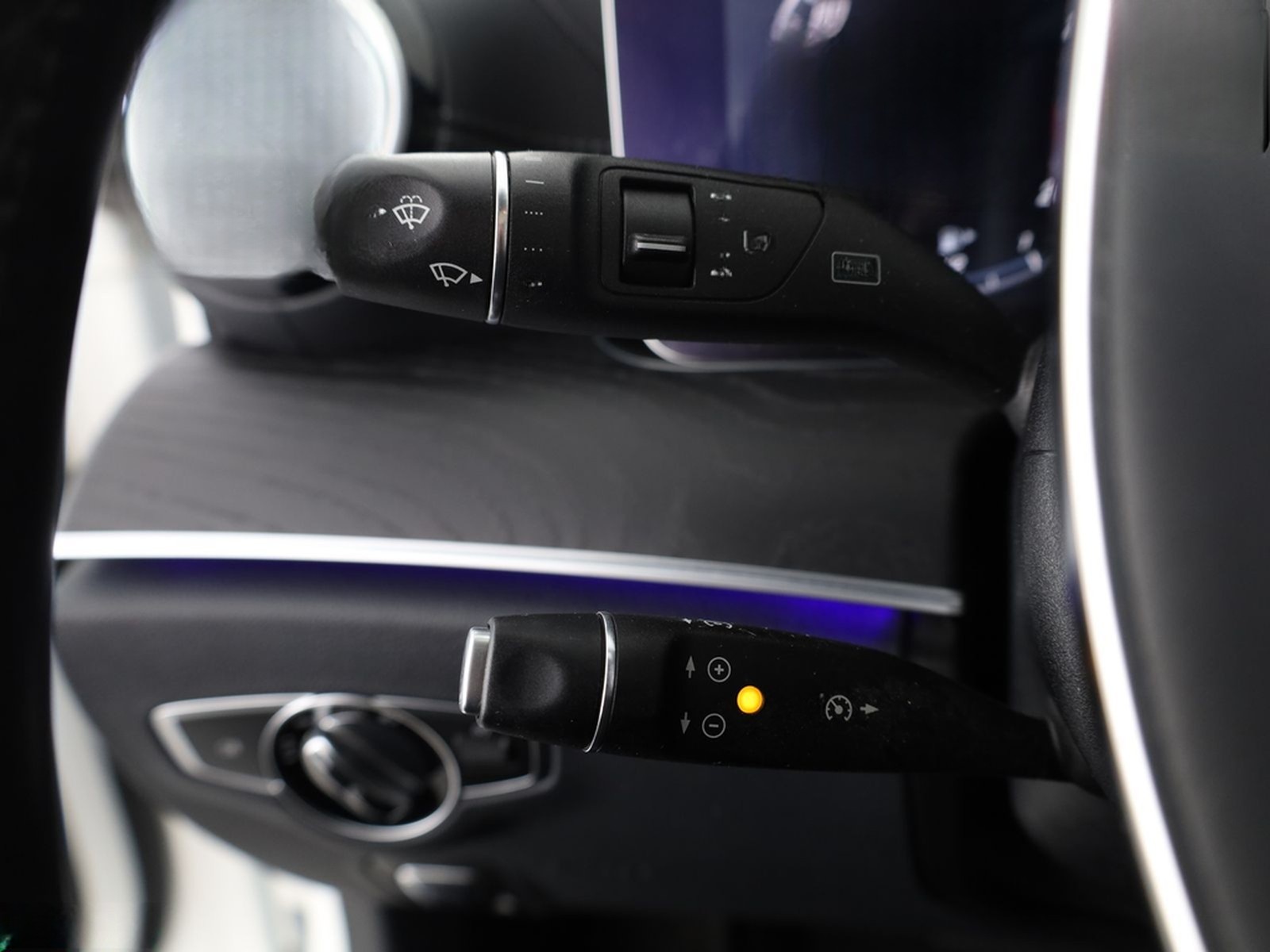 Mercedes-Benz E 250 T AMG NIGHT MULTIBEAM,360GRAD,KEYLESS,PANO foto 14