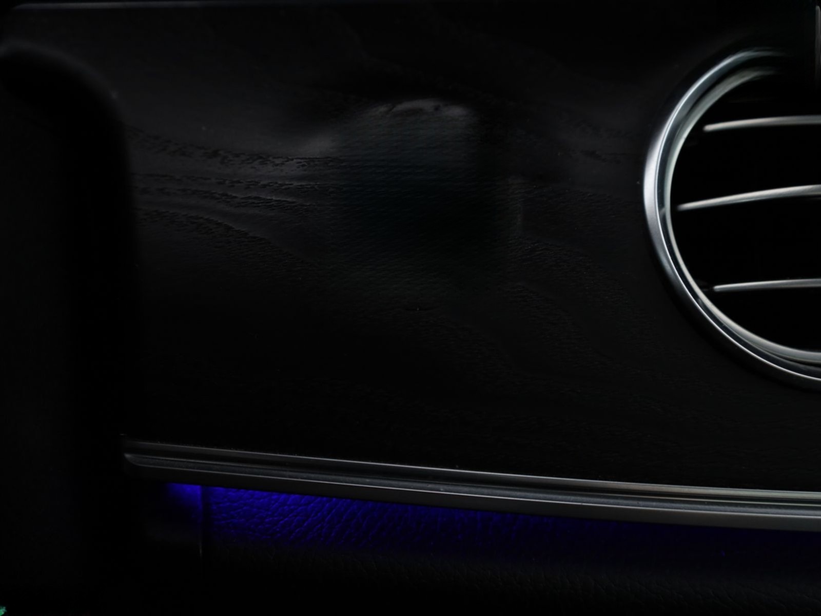 Mercedes-Benz E 250 T AMG NIGHT MULTIBEAM,360GRAD,KEYLESS,PANO foto 17