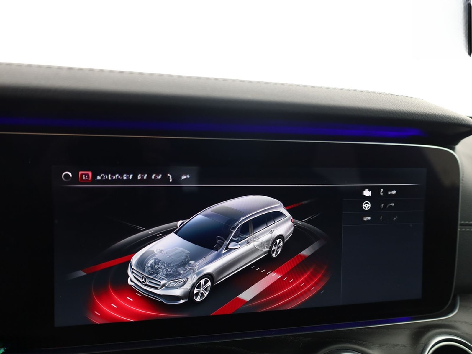 Mercedes-Benz E 250 T AMG NIGHT MULTIBEAM,360GRAD,KEYLESS,PANO foto 20