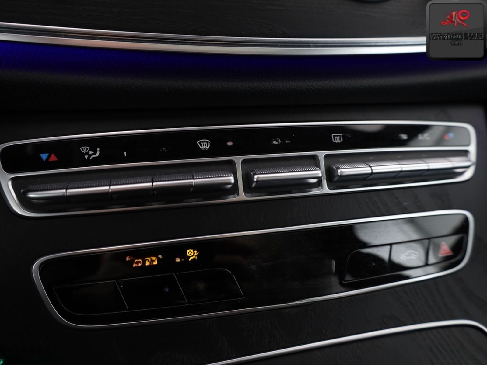 Mercedes-Benz E 250 T AMG NIGHT MULTIBEAM,360GRAD,KEYLESS,PANO foto 23