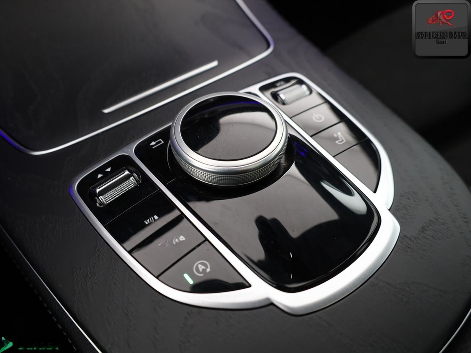 Mercedes-Benz E 250 T AMG NIGHT MULTIBEAM,360GRAD,KEYLESS,PANO foto 24