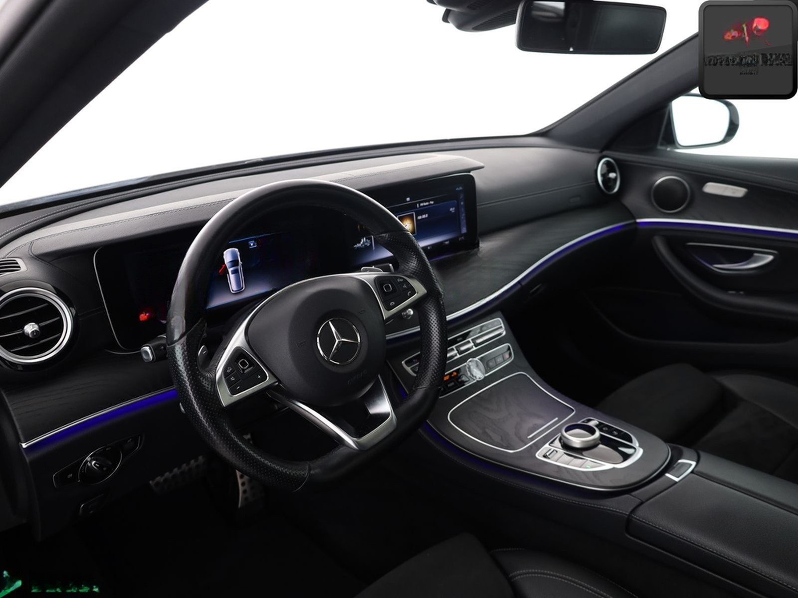 Mercedes-Benz E 250 T AMG NIGHT MULTIBEAM,360GRAD,KEYLESS,PANO foto 9